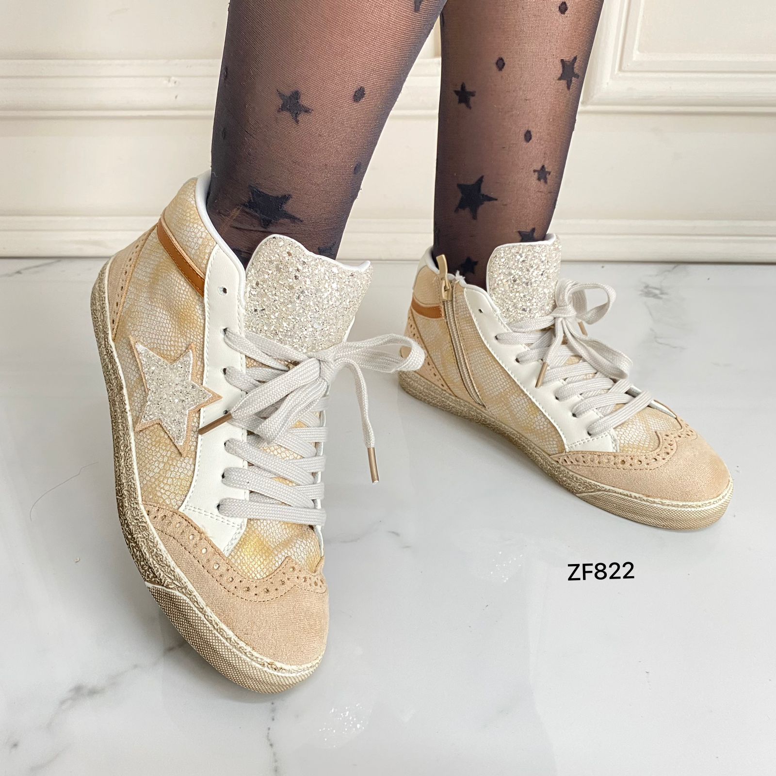 Tenis beige textura café apliques brillantes suela 2cm FY0613-1 C-59